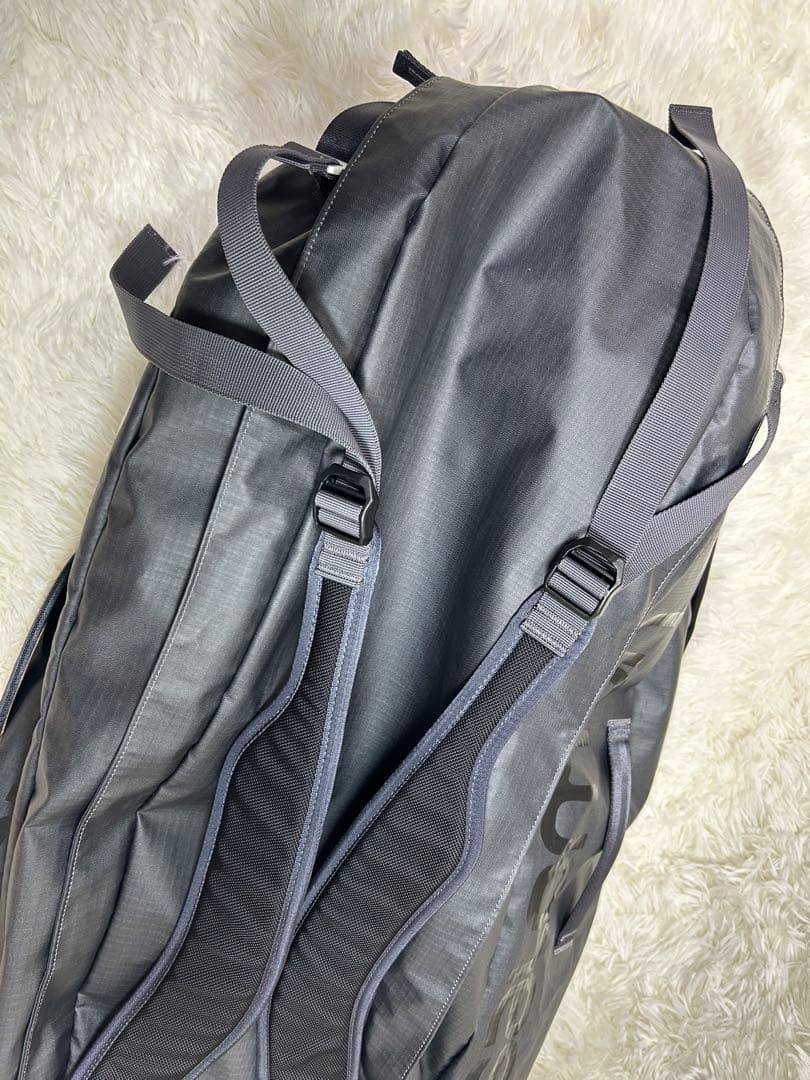 Salomon アウトライフ70L アウトライフ ダッフルバック旅行バッグ