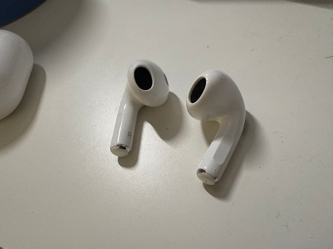AirPods3世代 充電ケース付き
