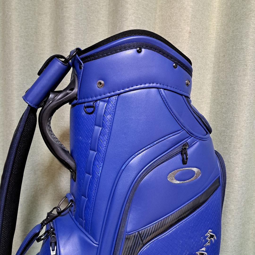 Oakley キャディバッグ 。フード付き。9.5インチ。まぁまぁ美品。