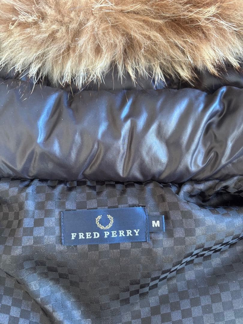 FRED PERRY フード付き リアルファー ダウンベスト Mサイズ ブラック