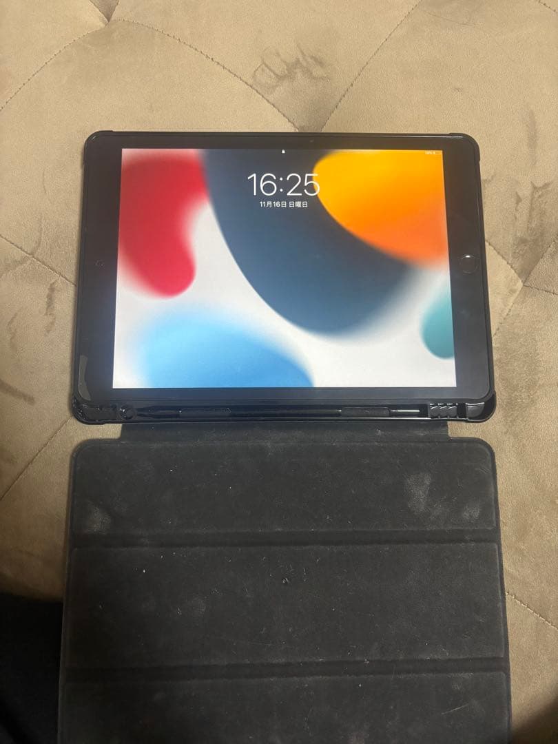 Apple iPad 第9世代 シルバー カバー付き