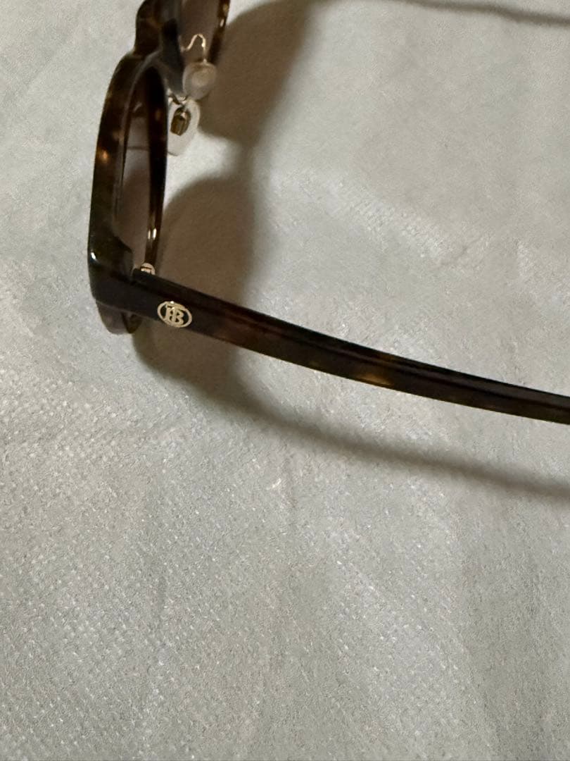 BURBERRY バーバリー　サングラス　BE4351D