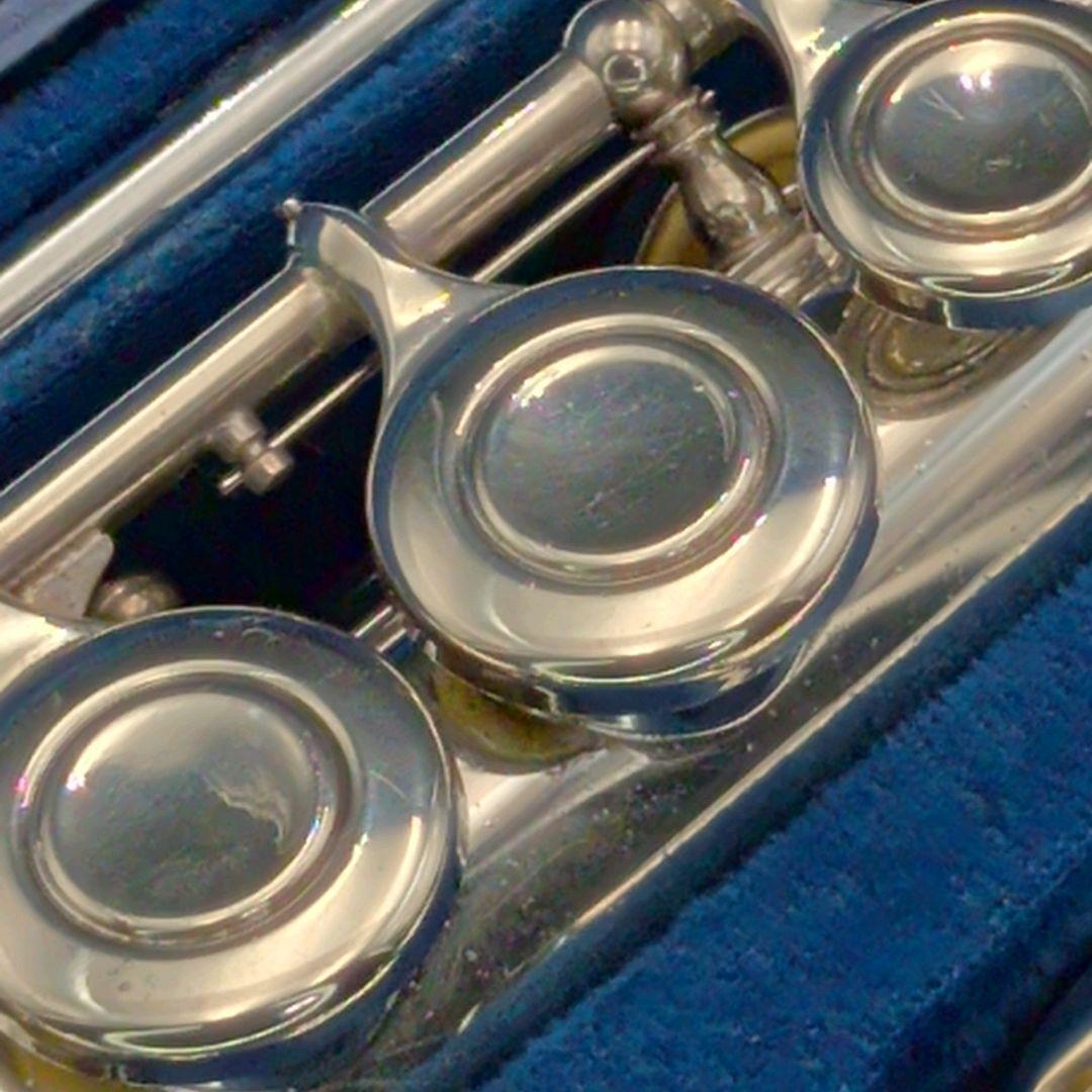 フルート　調整済　ヤマハYFL211S(Eメカ.銀メッキ仕様)