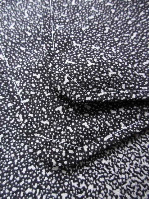 新古品！美品＊黒＆白＊たたき染め＊タテ柄＊粋＆モダン＊着物＊１６１ｃｍ＊裄６５