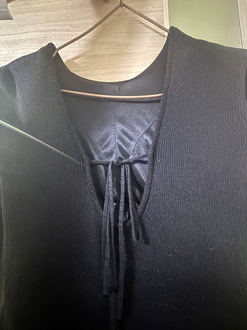 美品 anuans グリッターリブニットワンピース　（BLACK）