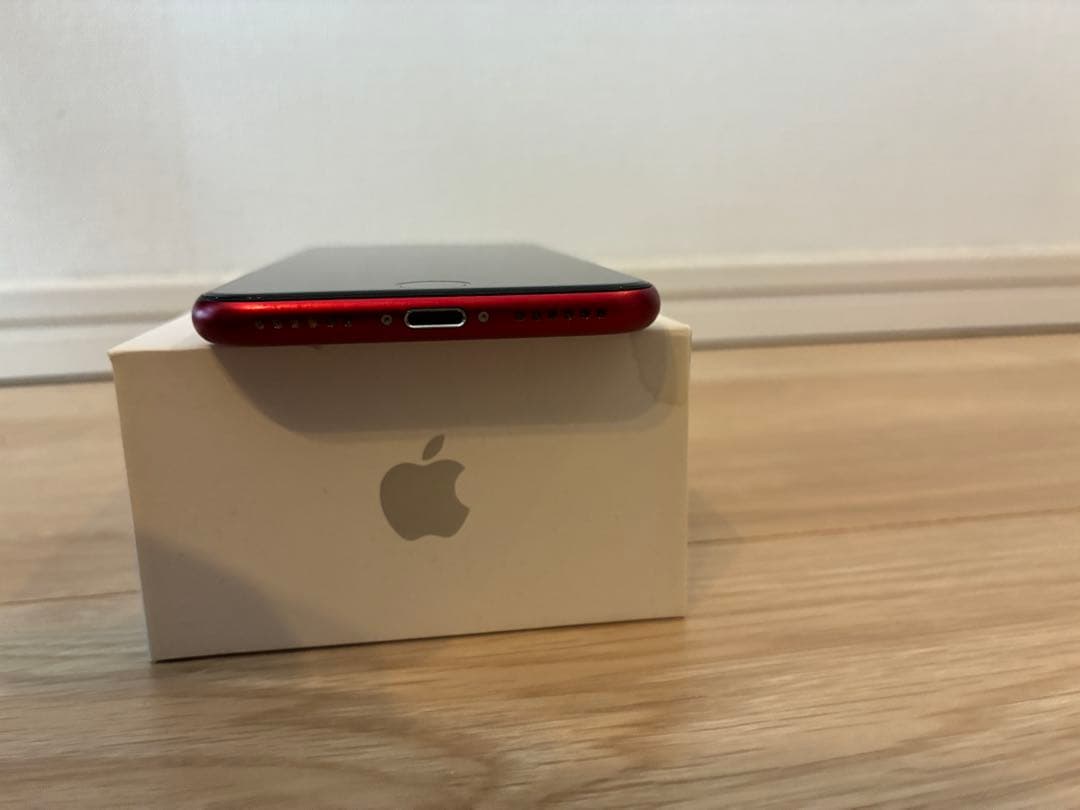iPhone SE第3世代 64GB レッド
