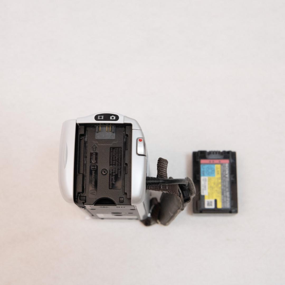 【動作ＯＫ】SONY Handycam 32GB 8.9MP