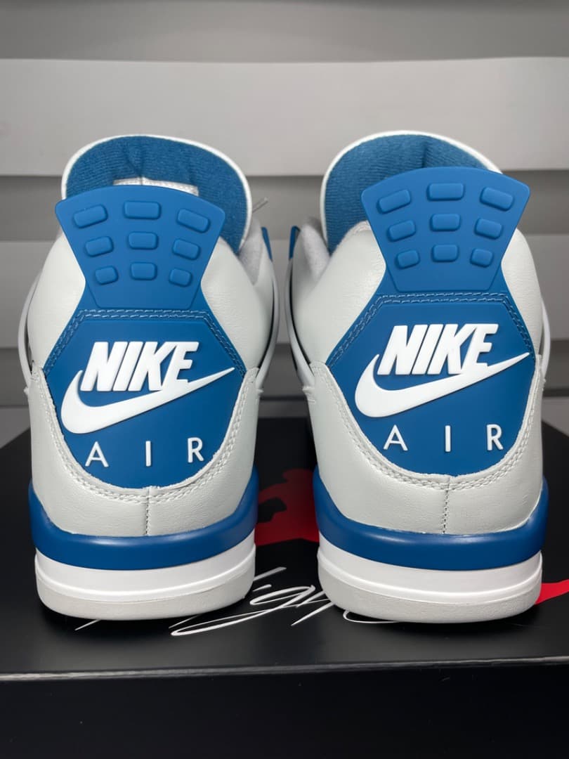 エアジョーダン4 ミリタリーブルー (2024)