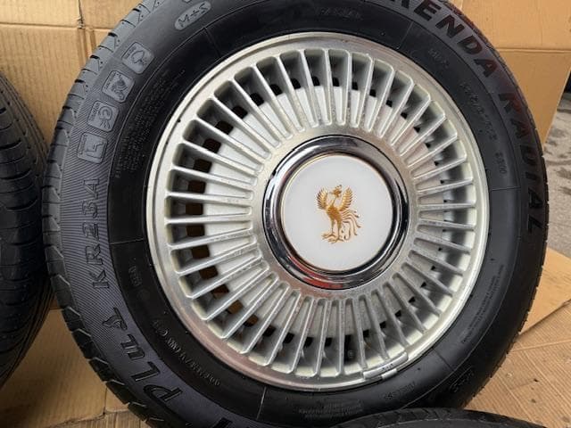 専用　希少!!トヨタ センチュリー 純正 キャップ付き 225/60R16