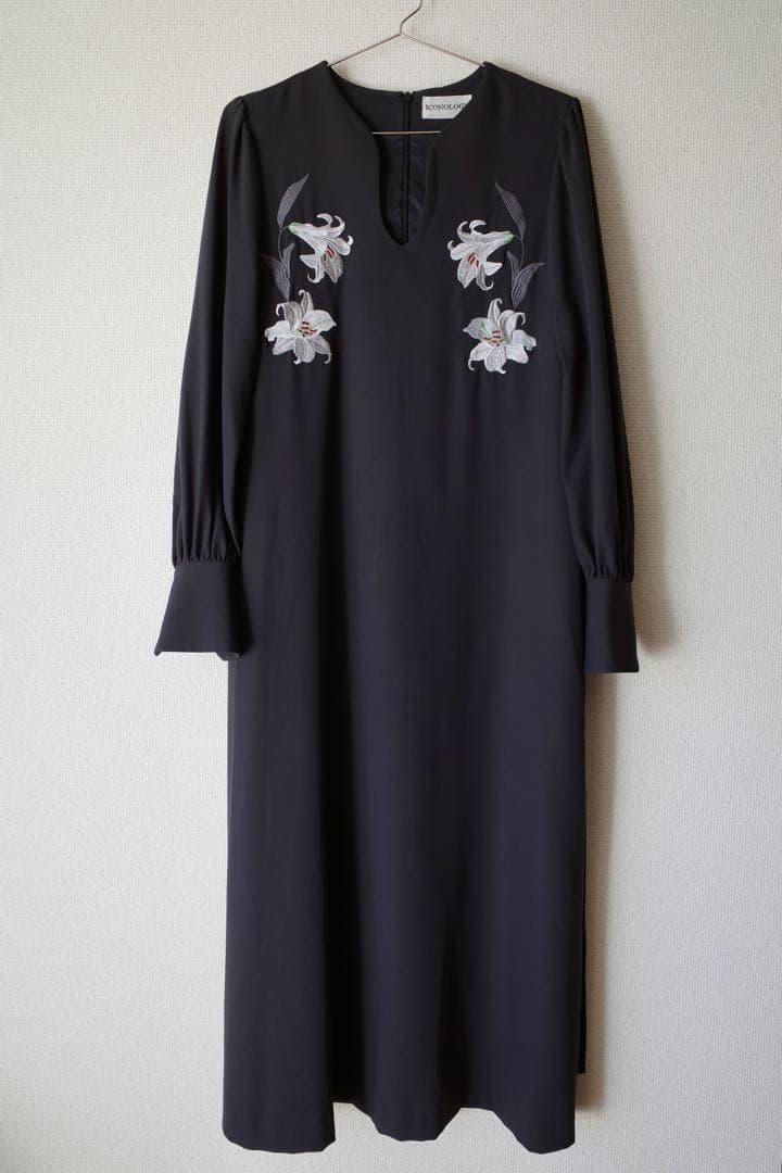 iCONOLOGY 花を着るワンピース 百合