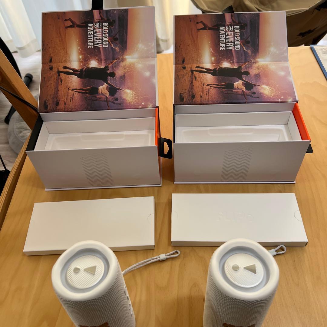 JBL FLIP6スピーカー 2個セットホワイト保証4年5ヶ月付き美品送料込み！