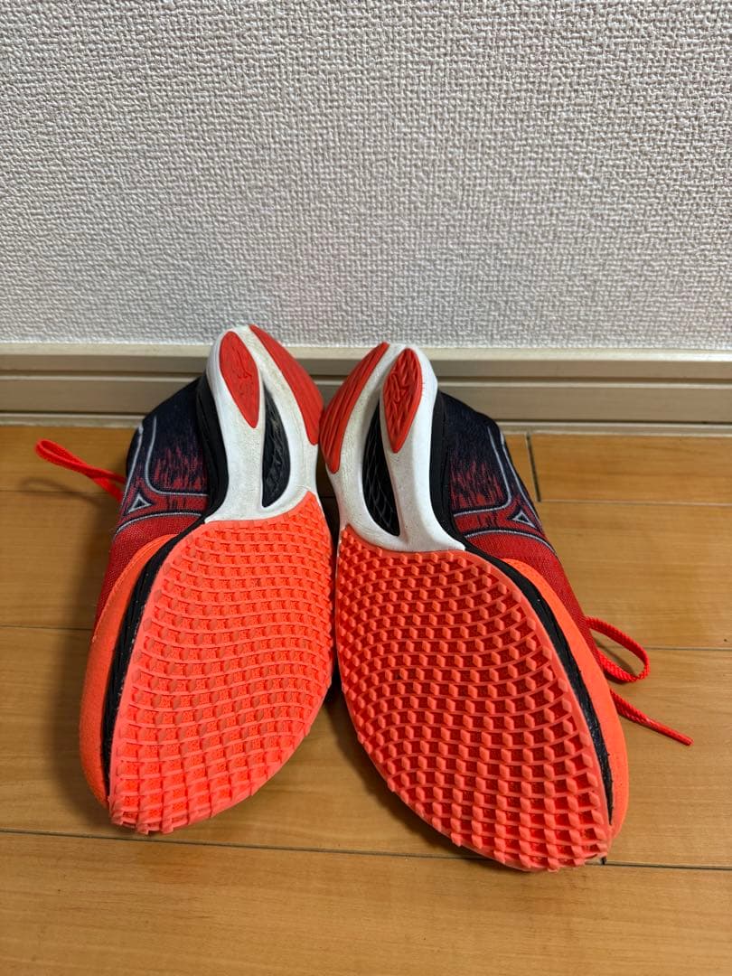 ら*そ様 ミズノ/エンジン トレーニングシューズ レッド/ブラック/ウェーブデュ