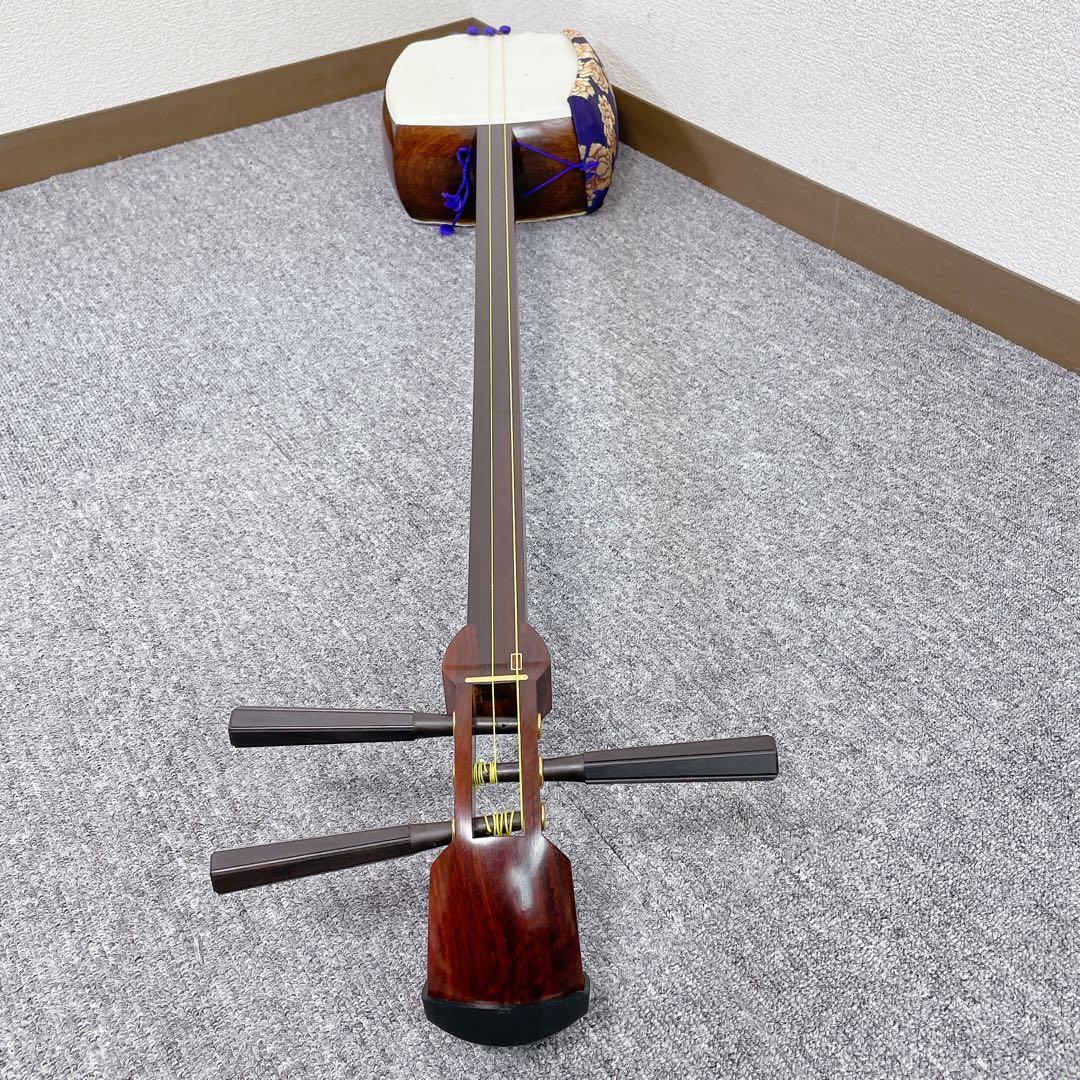 三味線 金細 中棹 二本溝 綾杉彫り 紅木 東さわり 銀細 和楽器