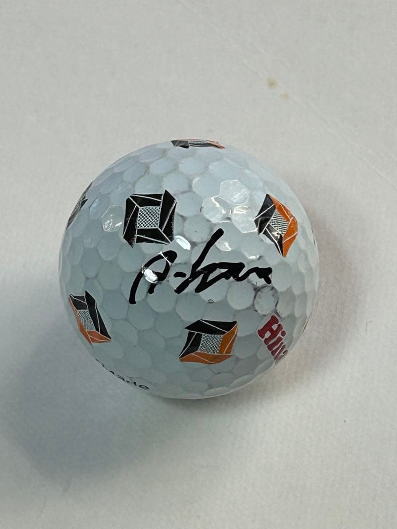 新垣比菜プロ 直筆サインオウンネームボール