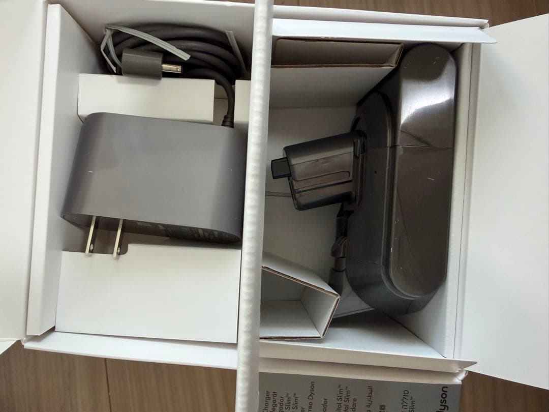 Dyson ダイソン 純正バッテリーと充電器 SV18 対応　掃除機