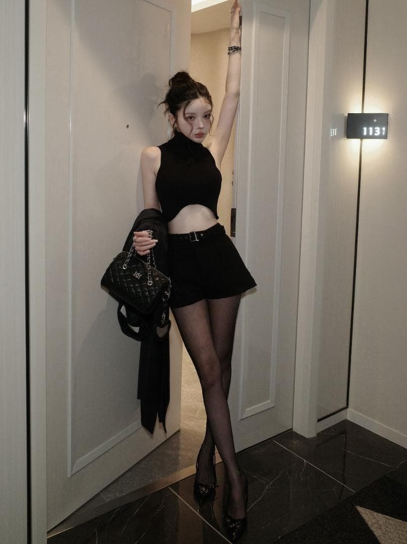 M 完売 新品 Darich サイドスリットハイウエストショートパンツ ブラック