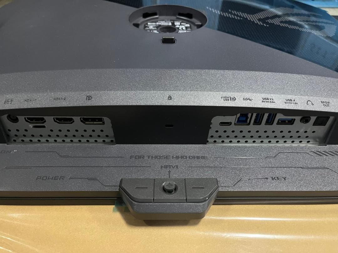 新品未使用　ROG Swift OLED PG32UCDM ゲーミングモニター