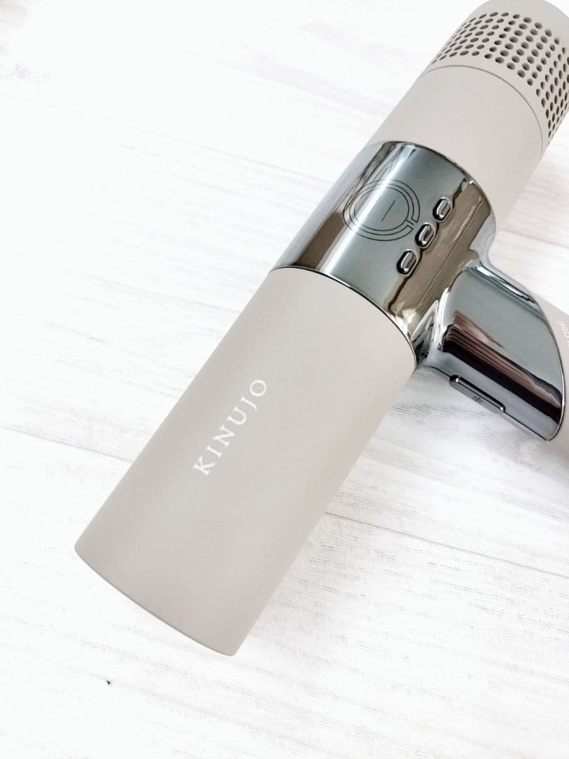 新品同様☺KINUJO 絹女 ドライヤー キヌジョ