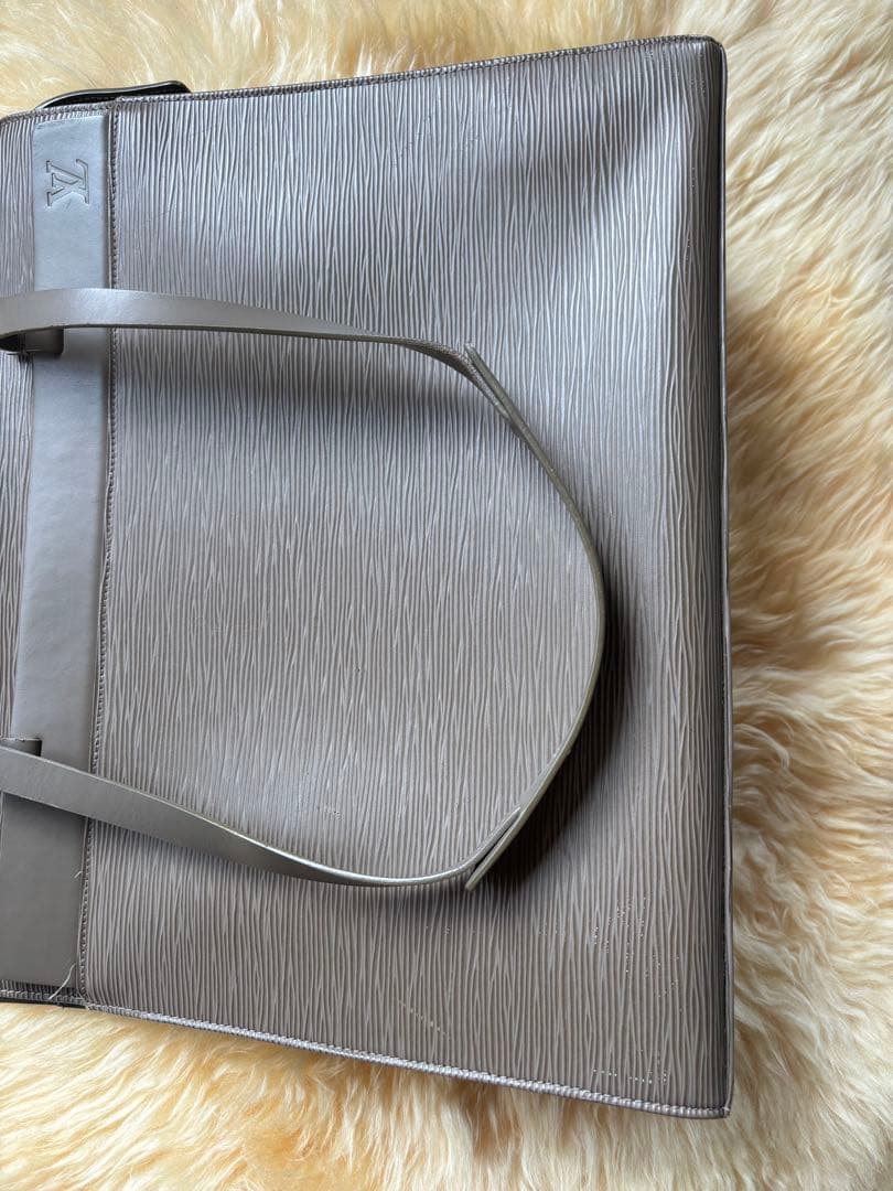 ルイヴィトンLB0090クロワゼットGM エピ トートバッグ レディース 中古