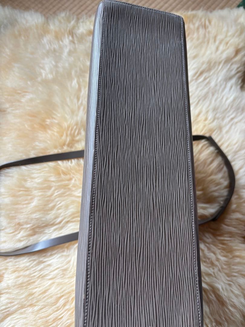 ルイヴィトンLB0090クロワゼットGM エピ トートバッグ レディース 中古