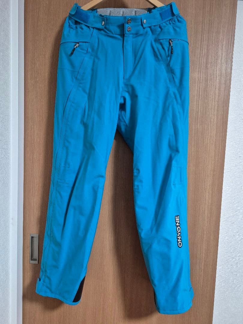 ONYOINE スキーウェア　Lサイズ上下セット