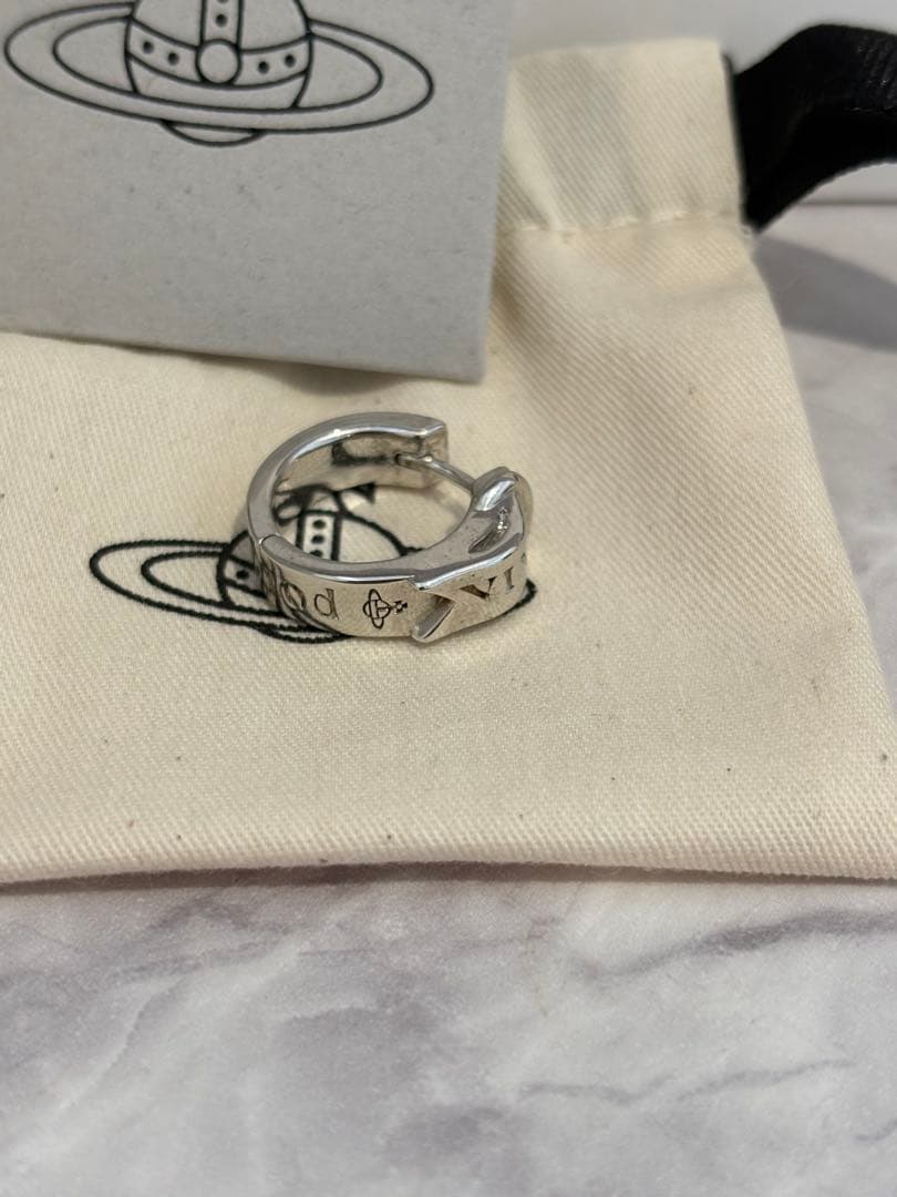 ☺︎限定割引中☺︎販売証明書有Vivienneシルバーシングル フープピアス