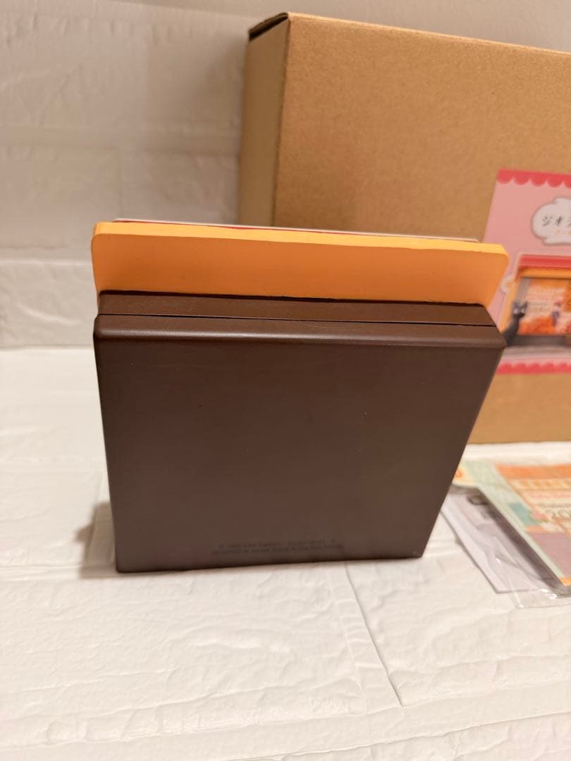 スタジオジブリ 魔女の宅急便 2024ジオラマカレンダー グーチョキパン店の店先