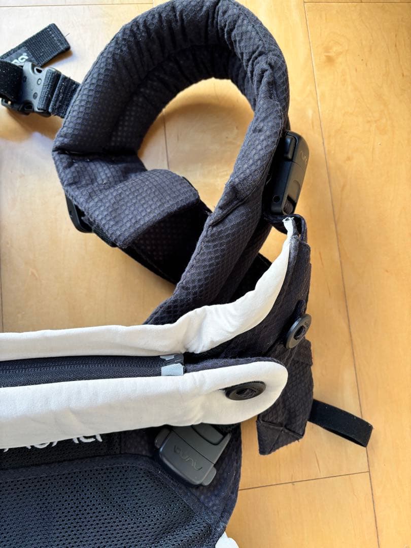 抱っこ紐　nuna ヌナ　CUDL