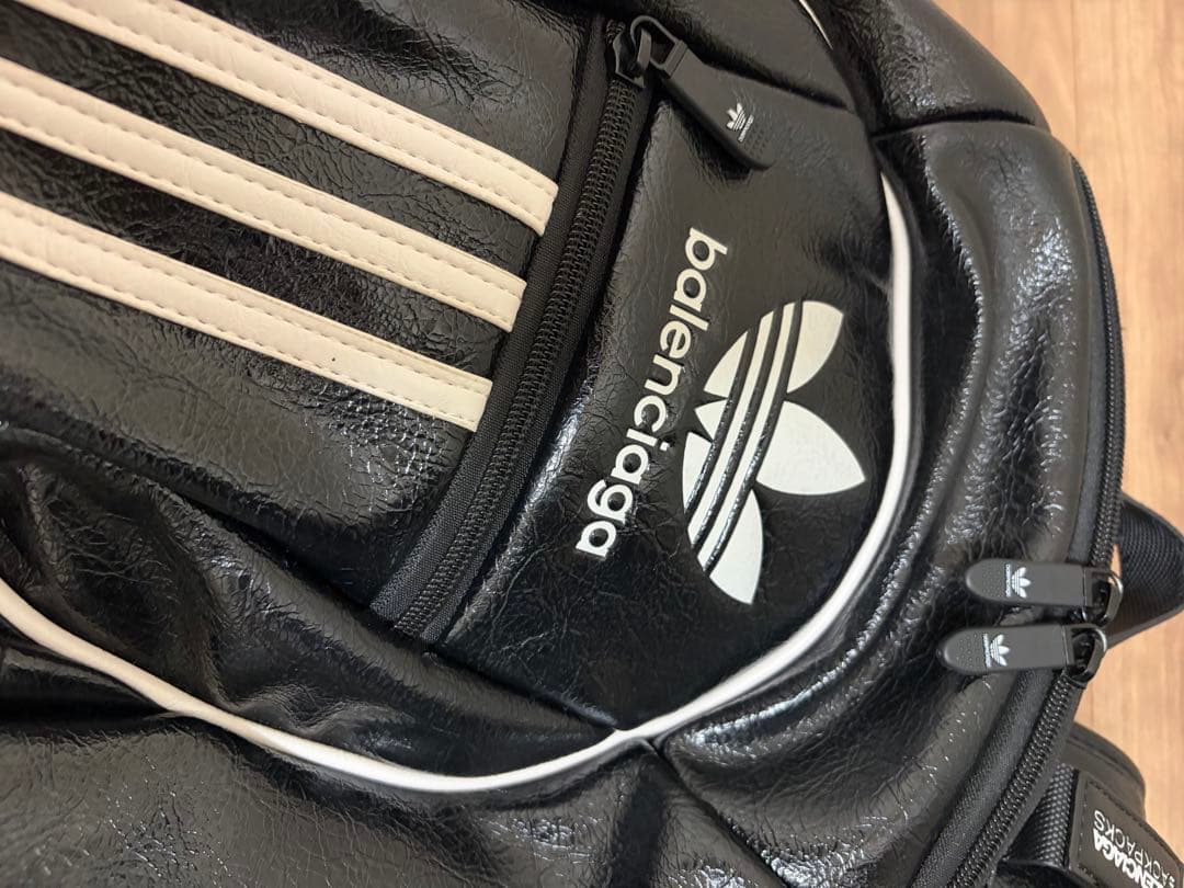 アディダス　バレンシアガ　リュック　美品