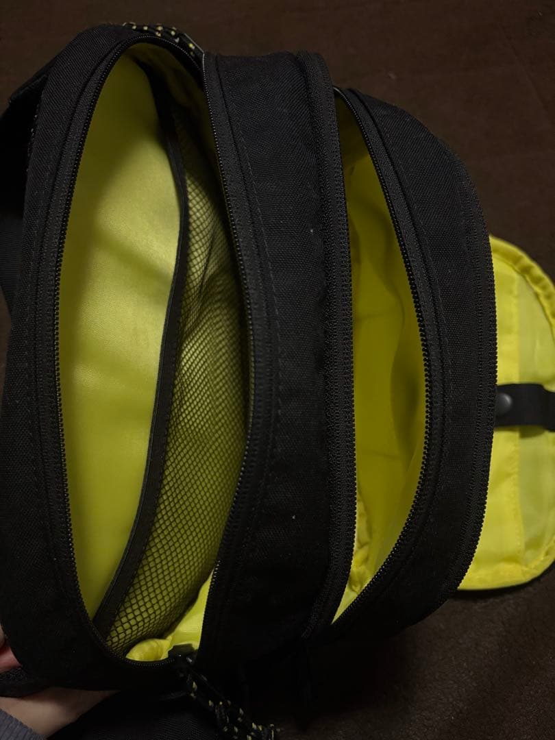 Hugoo（ハグー） ヒップシート ブラック×イエロー