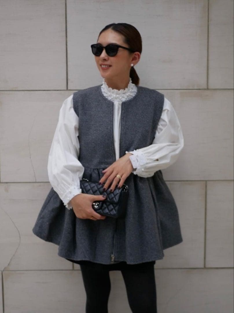 【Parum】2点おまとめ買いネックパールデザインフリルブラウス　ホワイト