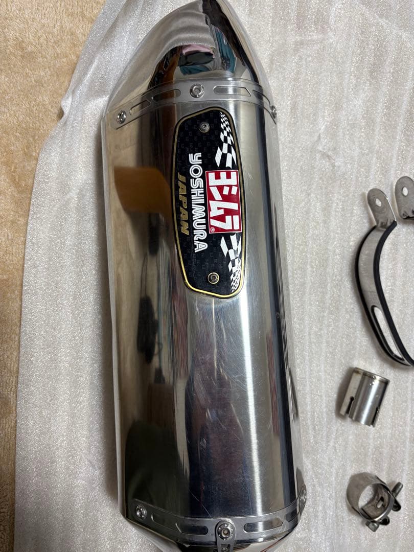 ヨシムラ スズキGSR250用ステンレス マフラー ※目立たない下側に凹み有り