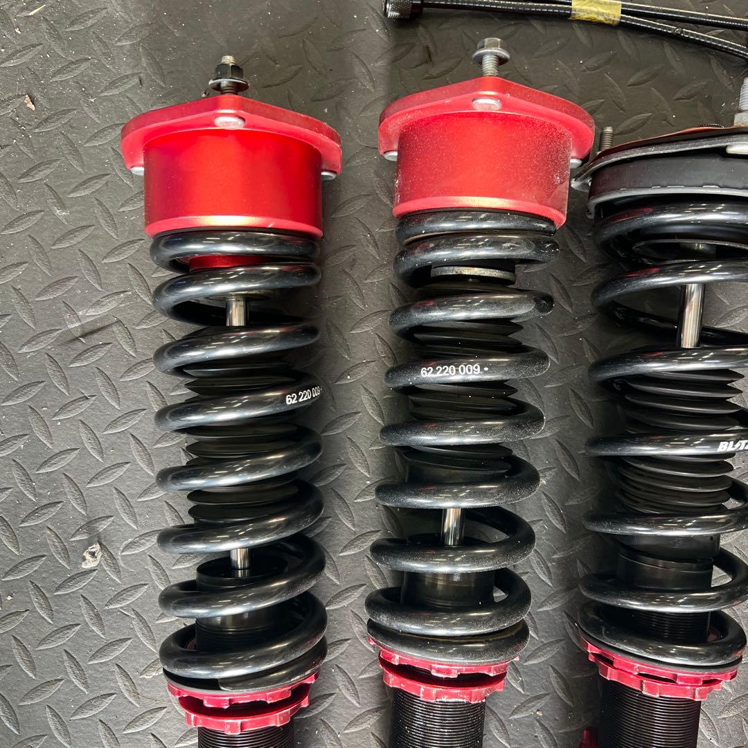 ZV37スカイライン 車高調 Blitz