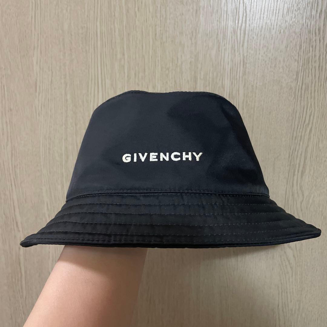 GIVENCHY バケットハット 黒 ナイロン
