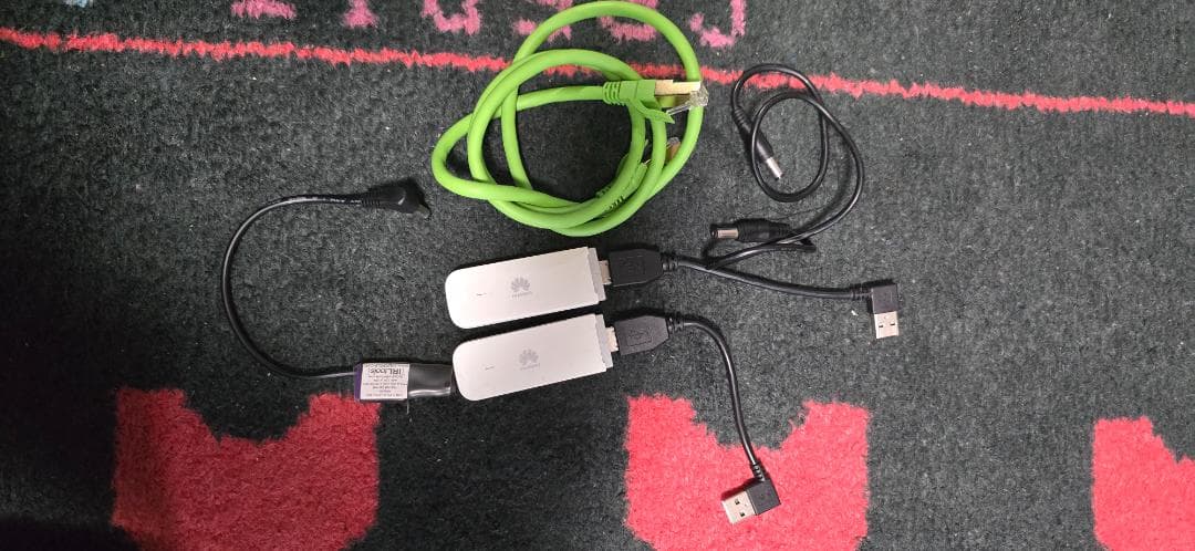 Liveu Solo HD（付属品およびバッテリーパックを含む）