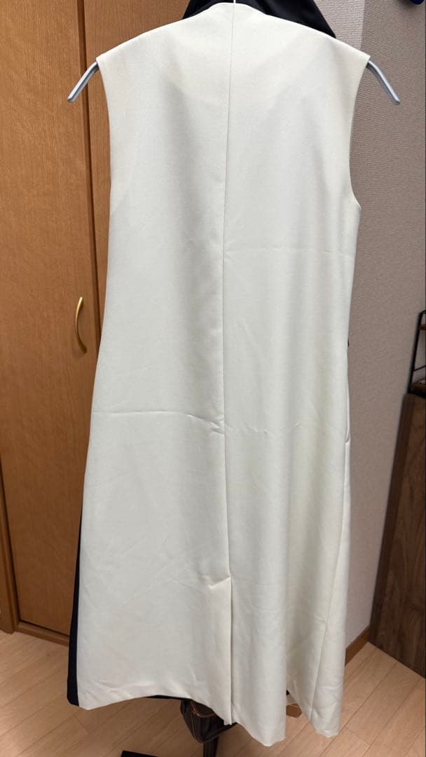 UNITED TOKYO バイカラー ノースリーブベスト、ワンピース