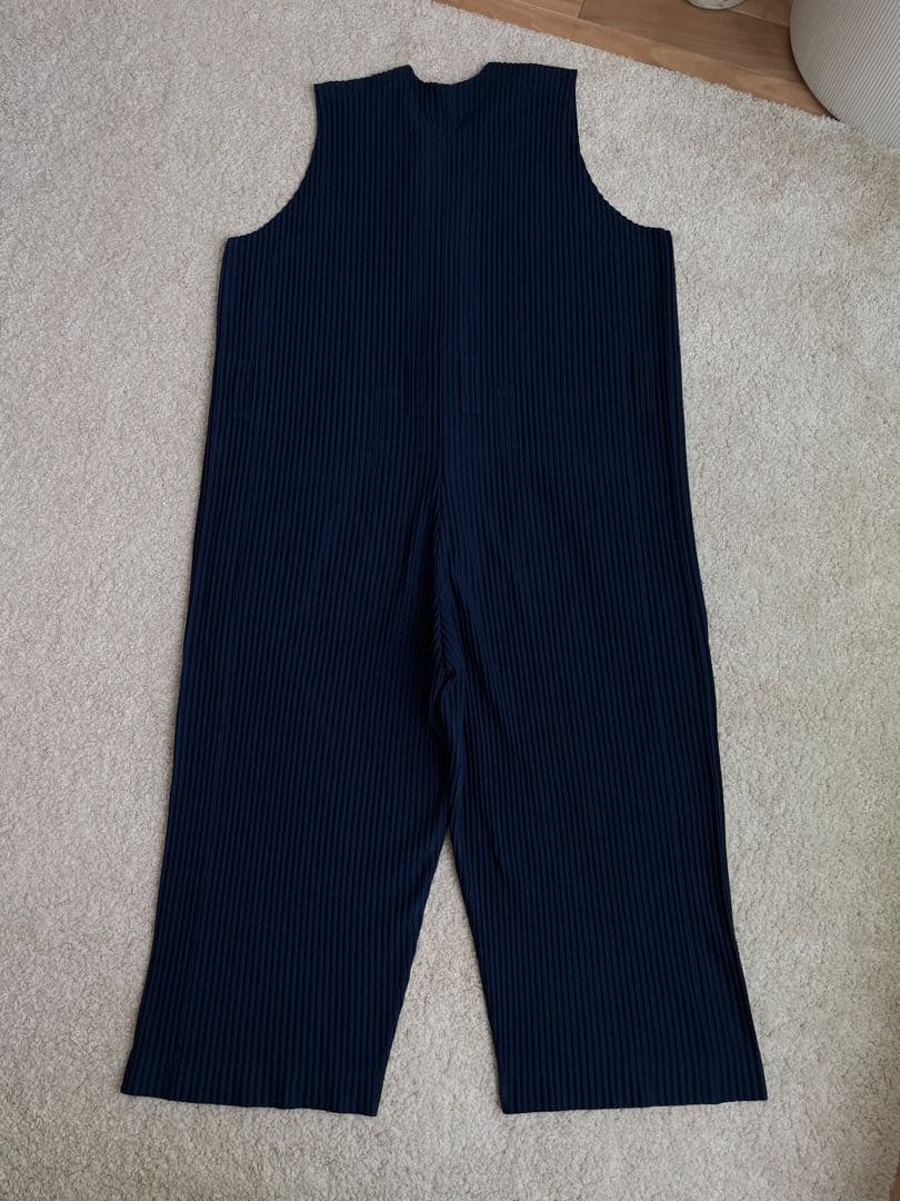 【限定価格〜10/26】イッセイミヤケオムプリッセ1 ネイビージャンプスーツ