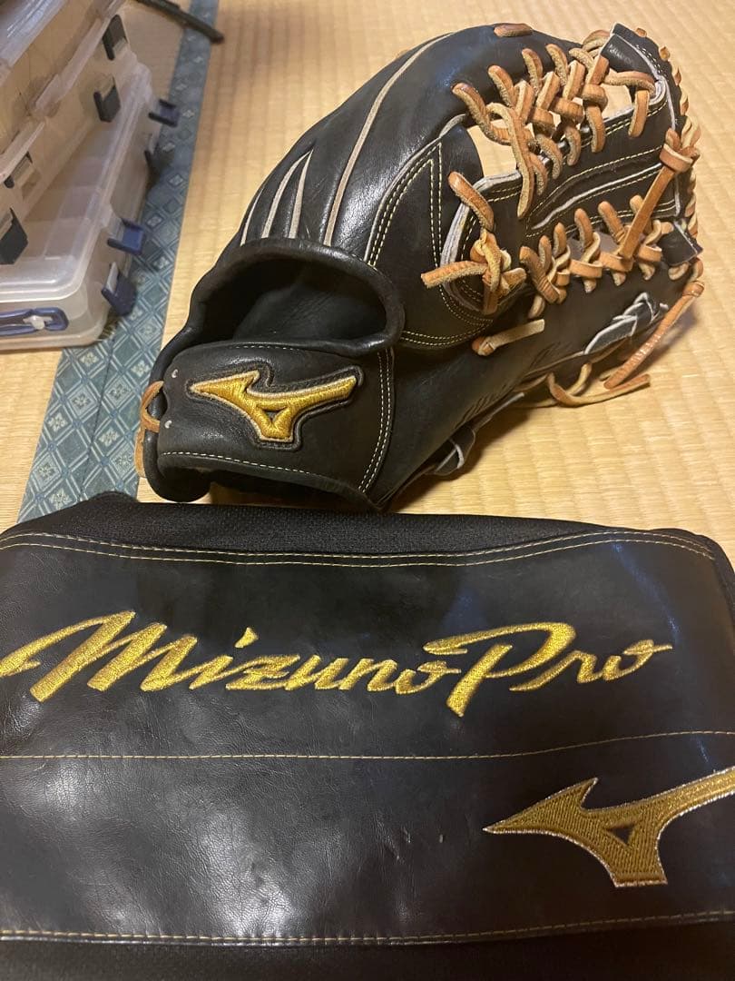 MizunoPro 軟式グローブ 黒/金 専用ケース付き