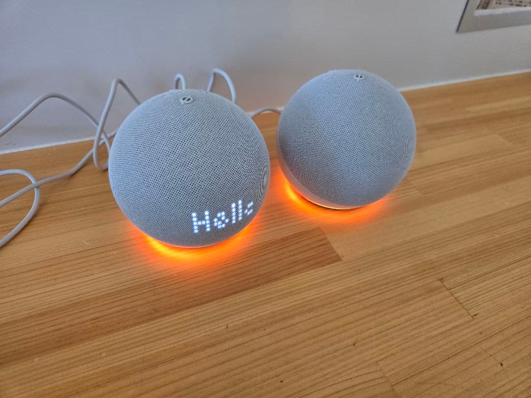 Echo Dot with clock ×2