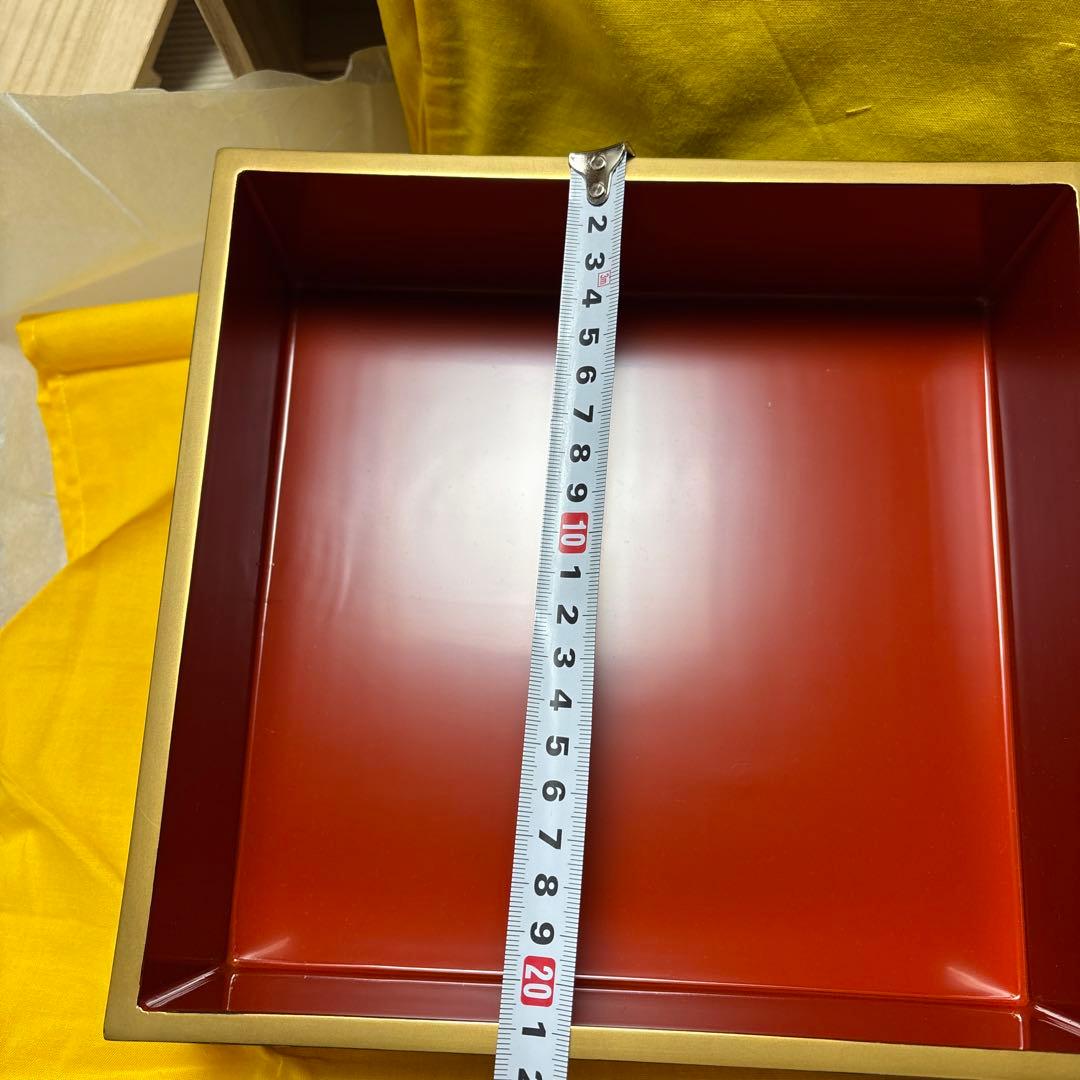 輪島塗の御重（お重箱）紋入、重台付き