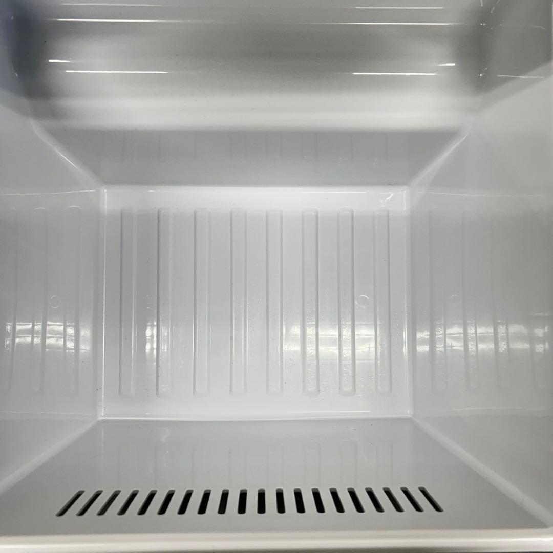 824 冷蔵庫　レトロ　容量149L 2020年製　一人暮らし　同棲向け