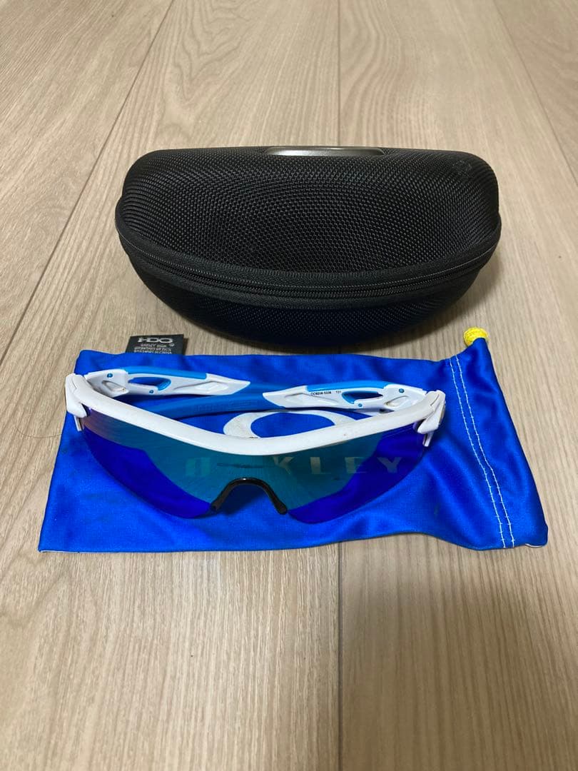 横浜ベイスターズ限定OAKLEY サングラス