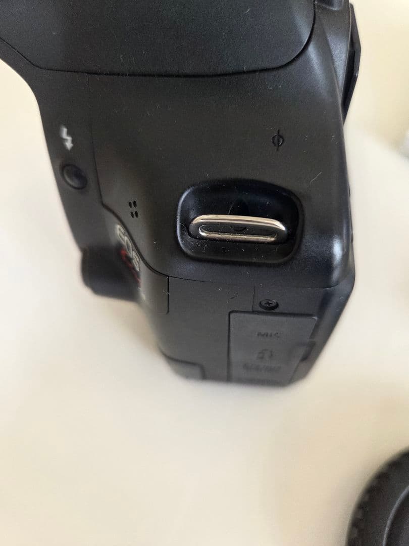 Canon　一眼レフカメラ　EOSKissX4　ジャンク品