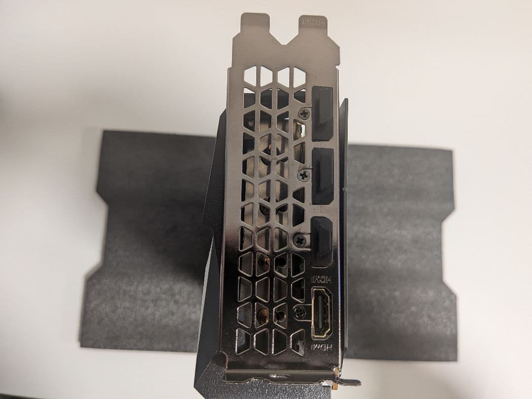 GIGABYTE Radeon RX 7600 8GB 外箱あり