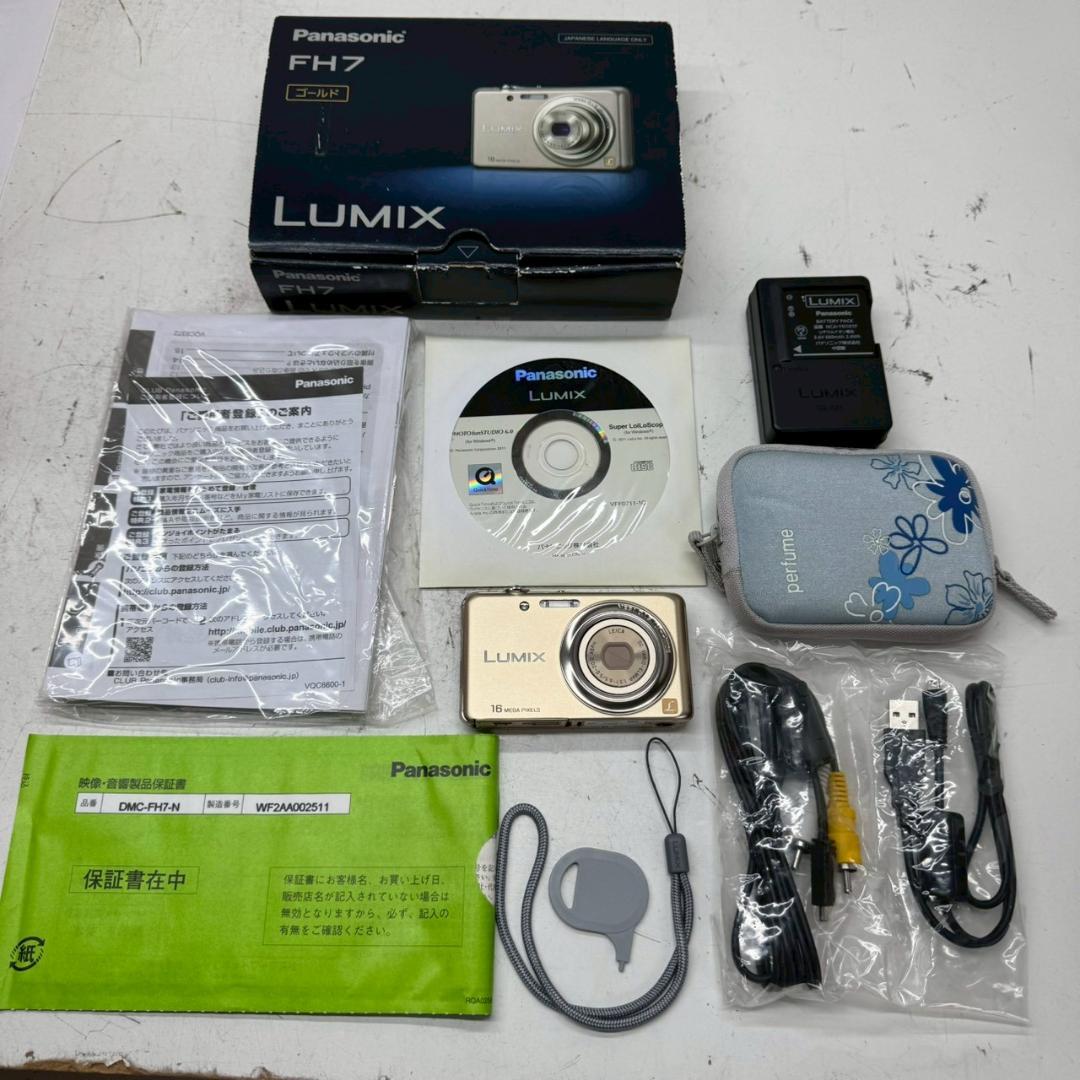 T◆　Panasonic　LUMIX　DMC-FH7　ゴールド　デジタルカメラ