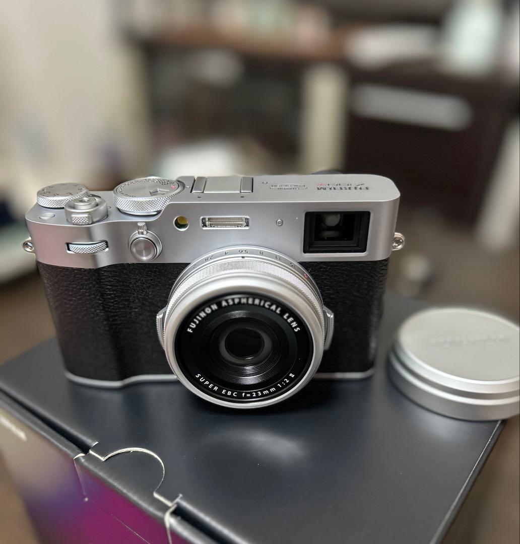 【極美品】FUJIFILM X100vi シルバー/ブラック シャッター数800