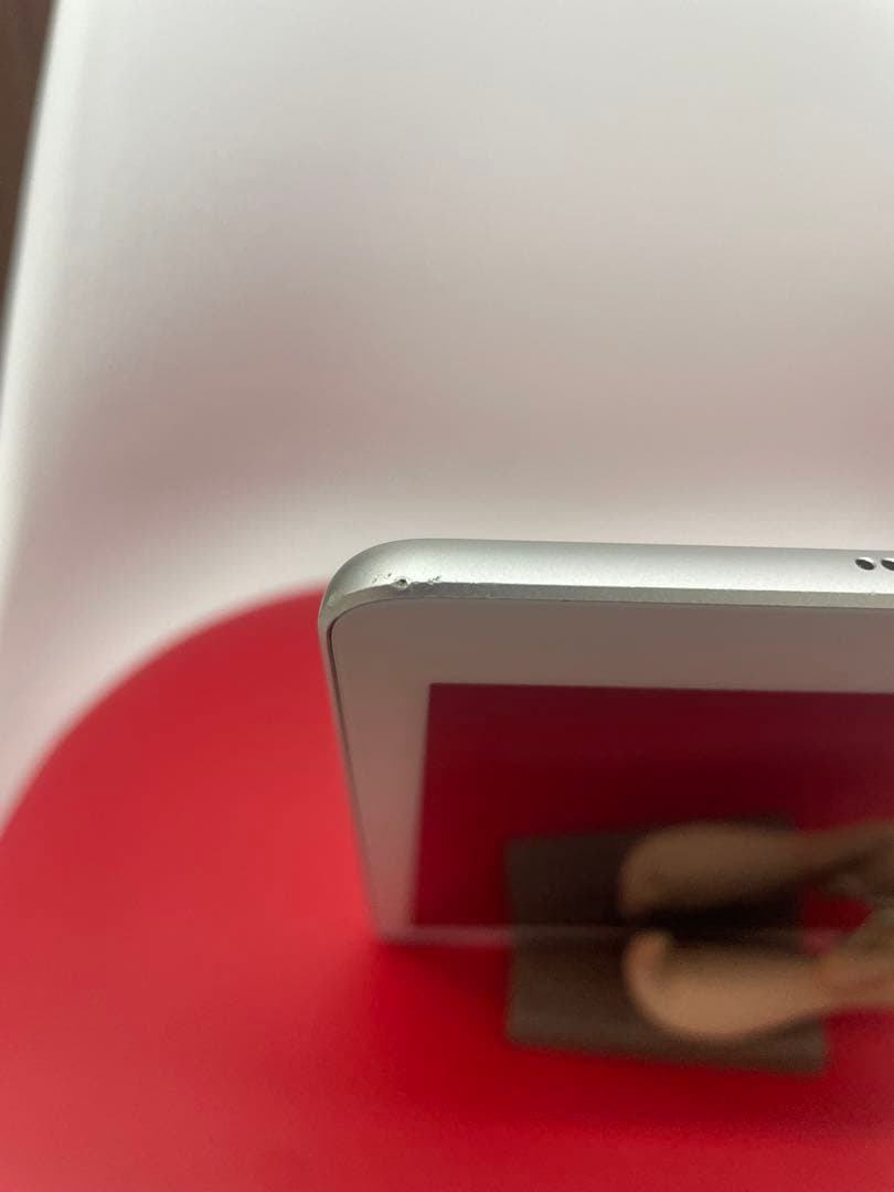 ゆ*ん様 Apple iPad 6 32GBシルバー 本体