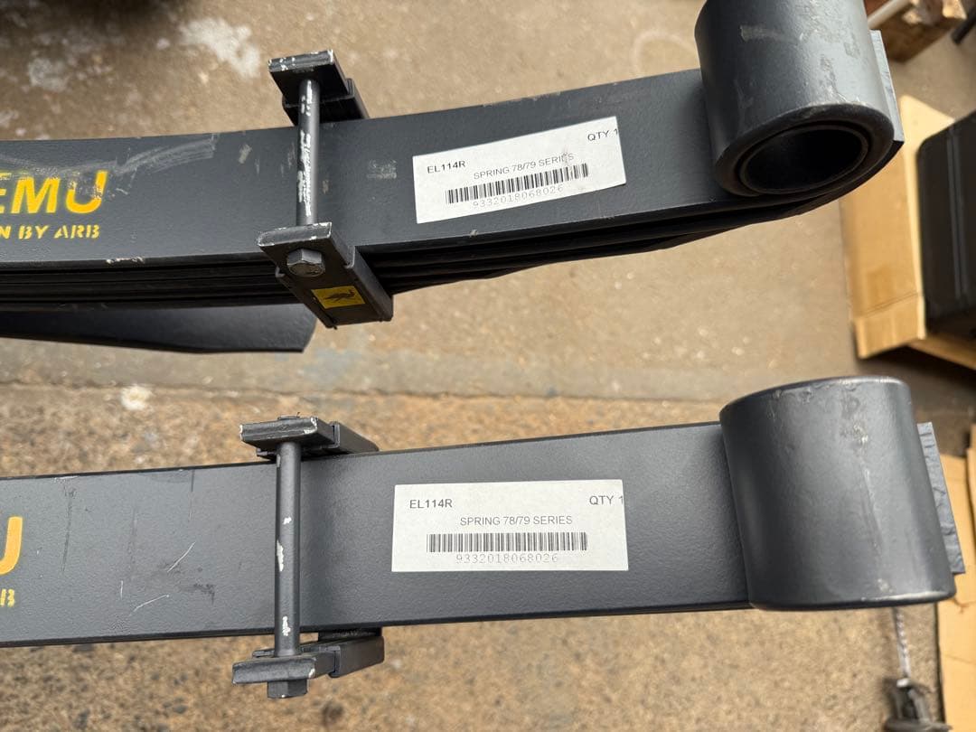 ランクル70 79 OLD MAN EMU EL114R リーフスプリング 2本