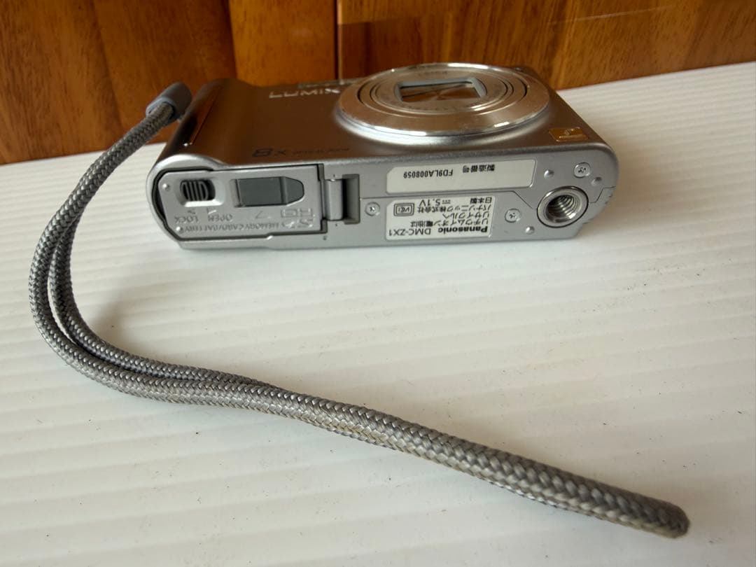 デジタルカメラ Panasonic LUMIX DMC-ZX1(a38)