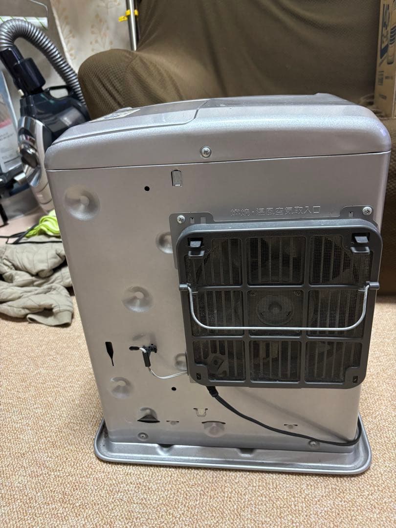 石油ヒーター　ファンヒーター　ダイニチ　新品、未開封